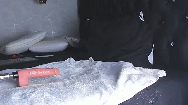 Ian Castillo  online show from 18, 2, 2025