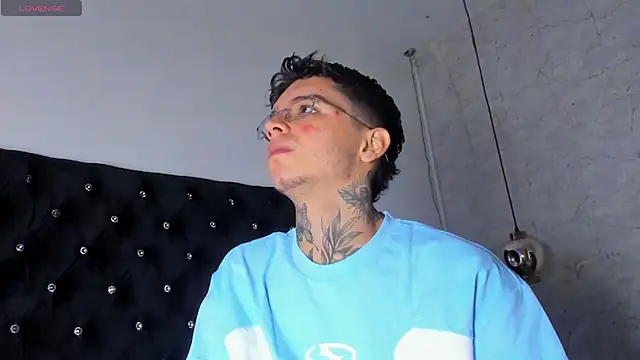 Ian Castillo  online show from 21, 10, 2025