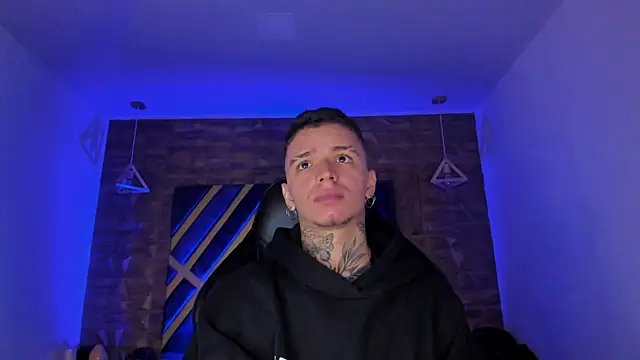 Ian Castillo  online show from 14, 4, 2026