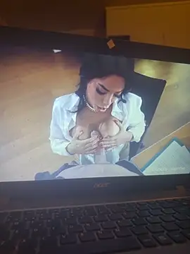 wolfwhite95 online show from 12, 2, 2026