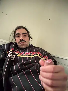 wolfwhite95 online show from 25, 4, 2026