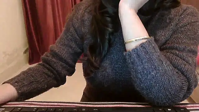 ANANYA-TIWARI online show from 16, 12, 2025