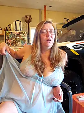 MsShelby40 online show from 5, 10, 2025