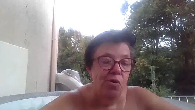 Snapshot of Vandeae44 chatting on 24, 6, 2026 Vandeae44 online show from 24, 6, 2026