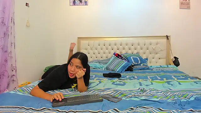 fenixonfire  online show from 11, 2, 2025