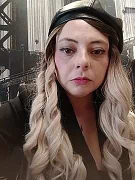 madelaine- online show from 27, 10, 2025