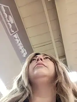 Snapshot of madelaine- chatting on 16, 1, 2026 madelaine- online show from 16, 1, 2026