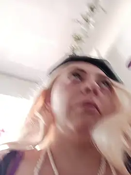 Snapshot of madelaine- chatting on 7, 2, 2026 madelaine- online show from 7, 2, 2026