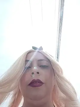 Snapshot of madelaine- chatting on 10, 2, 2026 madelaine- online show from 10, 2, 2026