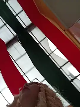 Snapshot of madelaine- chatting on 19, 2, 2026 madelaine- online show from 19, 2, 2026