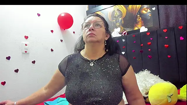 Evaaross 2345 online show from 16, 2, 2026