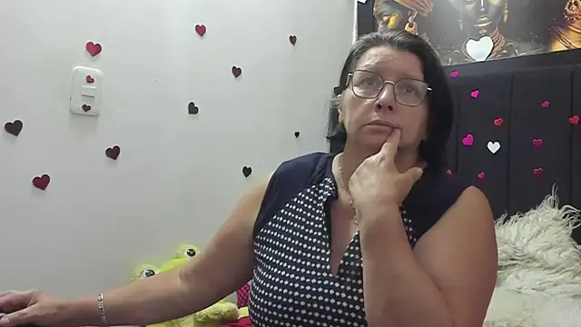 Evaaross 2345 online show from 15, 4, 2026