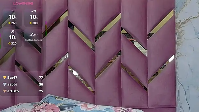 Snapshot of littleebonymommy chatting on 13, 11, 2025 littleebonymommy online show from 13, 11, 2025