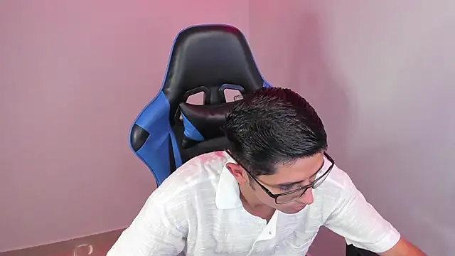 Snapshot of Ethan_Sai___ chatting on 11, 1, 2025 Ethan Sai    online show from 11, 1, 2025