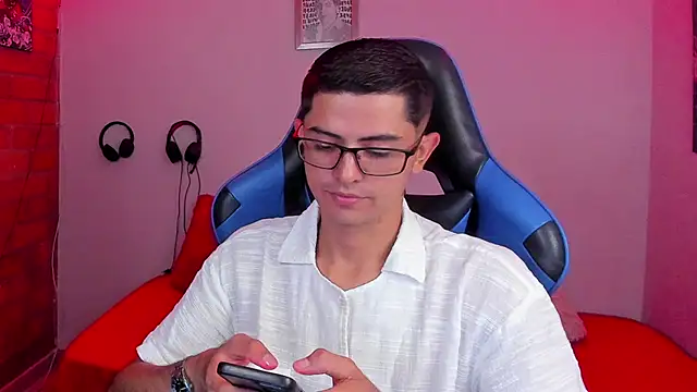 Snapshot of Ethan_Sai___ chatting on 15, 10, 2025 Ethan Sai    online show from 15, 10, 2025