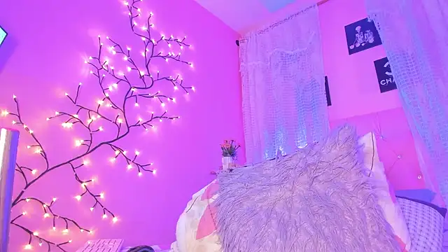 Dulce Girl  online show from 6, 3, 2025