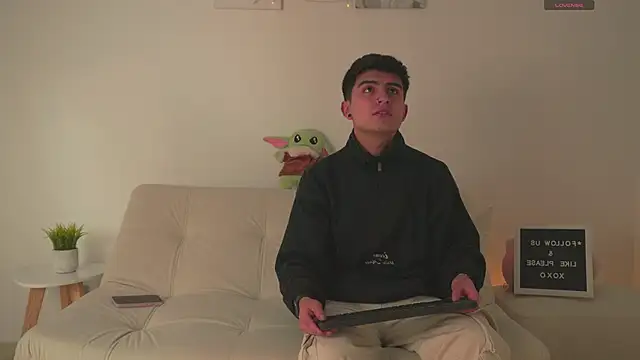 tommy and sophie online show from 31, 1, 2025