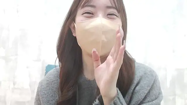 LOVE MOMO LOVE online show from 5, 12, 2024