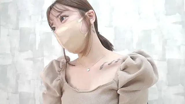 LOVE MOMO LOVE online show from 13, 1, 2025