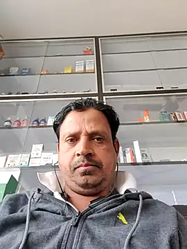 Snapshot of Raj1043 chatting on 12, 11, 2025 Raj1043 online show from 12, 11, 2025