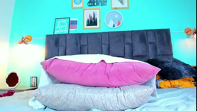 DulceAurora   online show from 11, 2, 2025