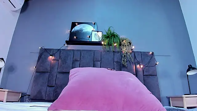 DulceAurora   online show from 7, 10, 2025