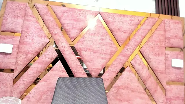 mia alvares online show from 9, 4, 2026