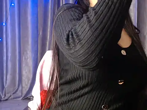 Snapshot of Sexy_Myra18 chatting on 2, 1, 2025 Sexy Myra18 online show from 2, 1, 2025