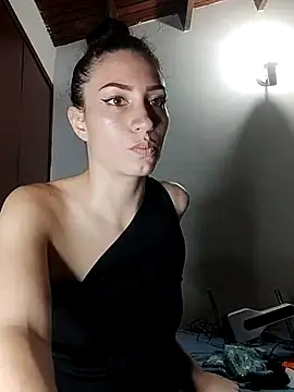 aurelialux online show from 19, 2, 2025