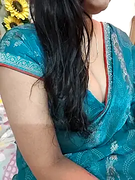Snapshot of kaamuk_shweta chatting on 20, 4, 2026 kaamuk shweta online show from 20, 4, 2026