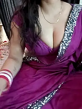 Snapshot of kaamuk_shweta chatting on 21, 4, 2026 kaamuk shweta online show from 21, 4, 2026