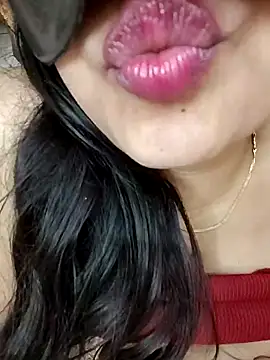 Snapshot of kaamuk_shweta chatting on 23, 4, 2026 kaamuk shweta online show from 23, 4, 2026