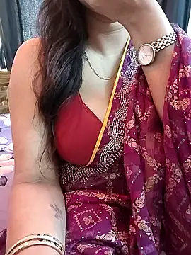 Snapshot of kaamuk_shweta chatting on 29, 4, 2026 kaamuk shweta online show from 29, 4, 2026