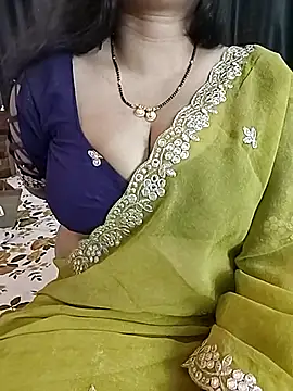 Snapshot of kaamuk_shweta chatting on 5, 5, 2026 kaamuk shweta online show from 5, 5, 2026