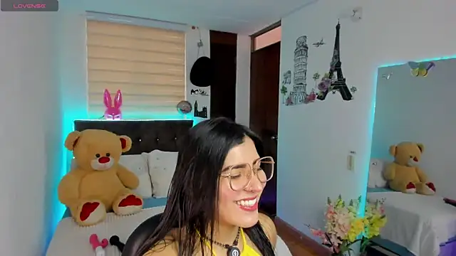 Luxxur69 online show from 4, 5, 2026