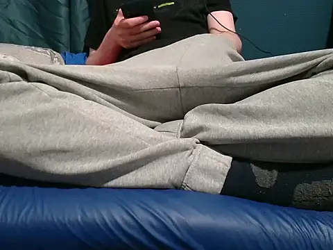 Snapshot of krissraw chatting on 18, 11, 2025 krissraw online show from 18, 11, 2025