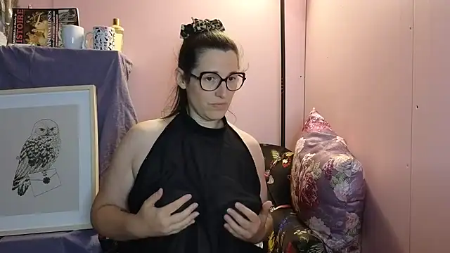 bella-louva online show from 9, 6, 2026