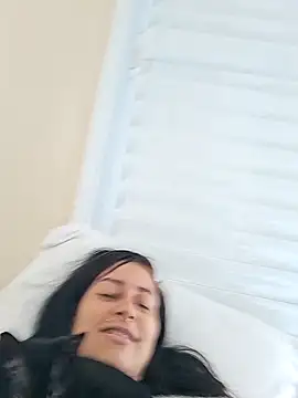 Snapshot of Blue_butterfly chatting on 23, 11, 2025 Blue butterfly online show from 23, 11, 2025