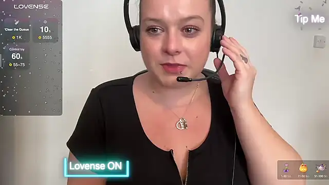 NaughtyWifeUK online show from 2, 12, 2024