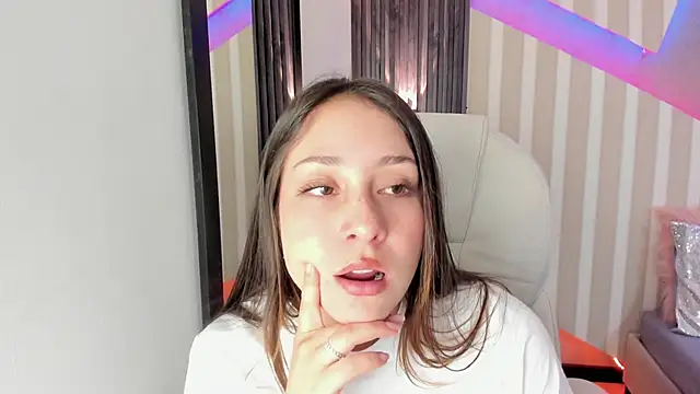 emily layton online show from 10, 9, 2025