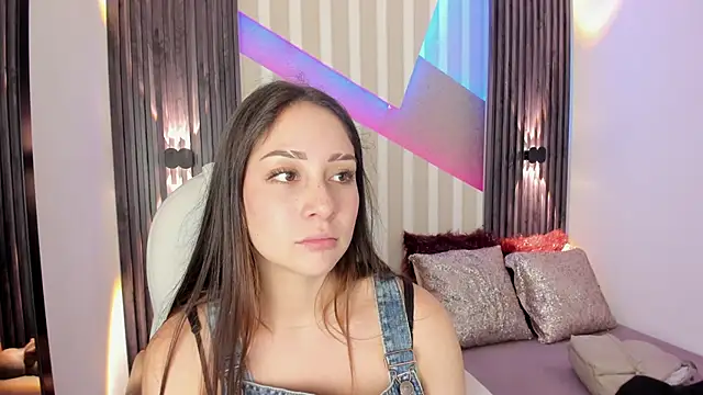 emily layton online show from 16, 9, 2025