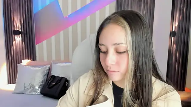 emily layton online show from 13, 10, 2025