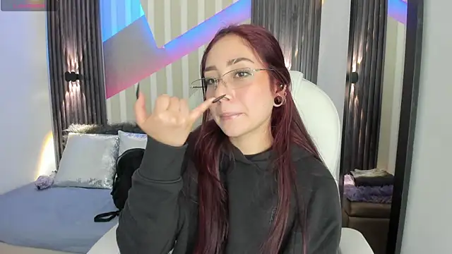 emily layton online show from 29, 11, 2025