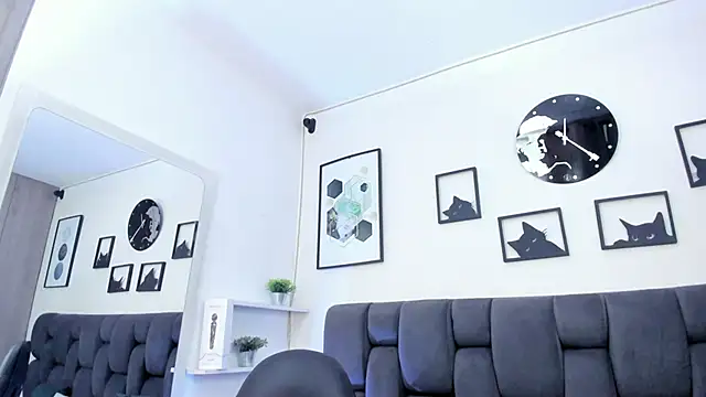 Alison Chan  online show from 27, 2, 2025