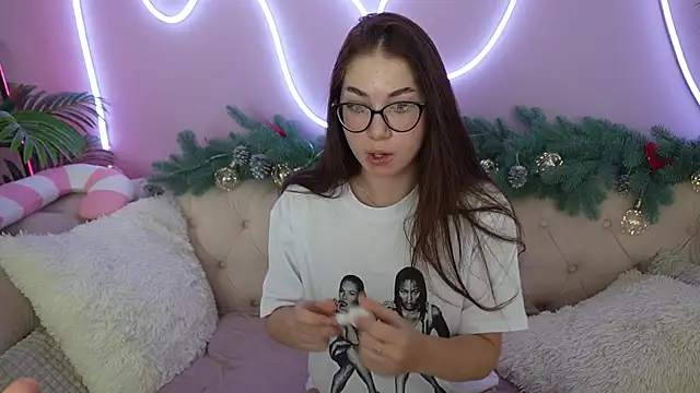 Snapshot of Sunny_Sweety chatting on 11, 1, 2025 Sunny Sweety online show from 11, 1, 2025