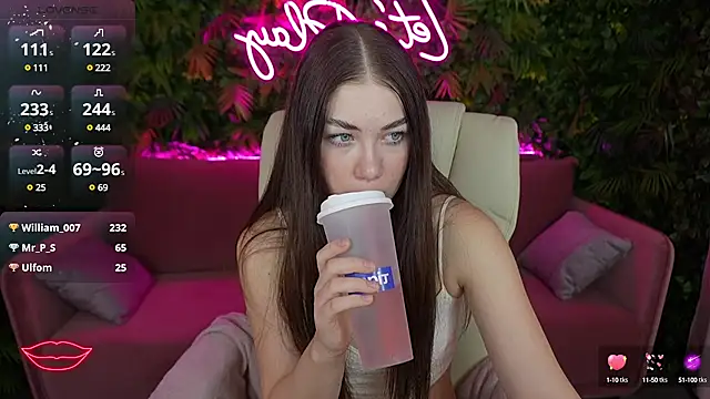 Snapshot of Sunny_Sweety chatting on 28, 2, 2025 Sunny Sweety online show from 28, 2, 2025