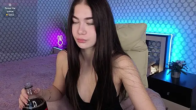 Snapshot of Sunny_Sweety chatting on 18, 10, 2025 Sunny Sweety online show from 18, 10, 2025