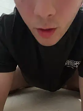 Snapshot of doraysl chatting on 5, 4, 2026 doraysl online show from 5, 4, 2026