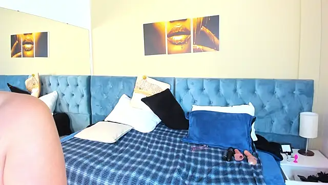 Sam and molly  online show from 1, 12, 2024