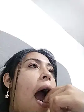 Aisha 09 online show from 14, 5, 2026